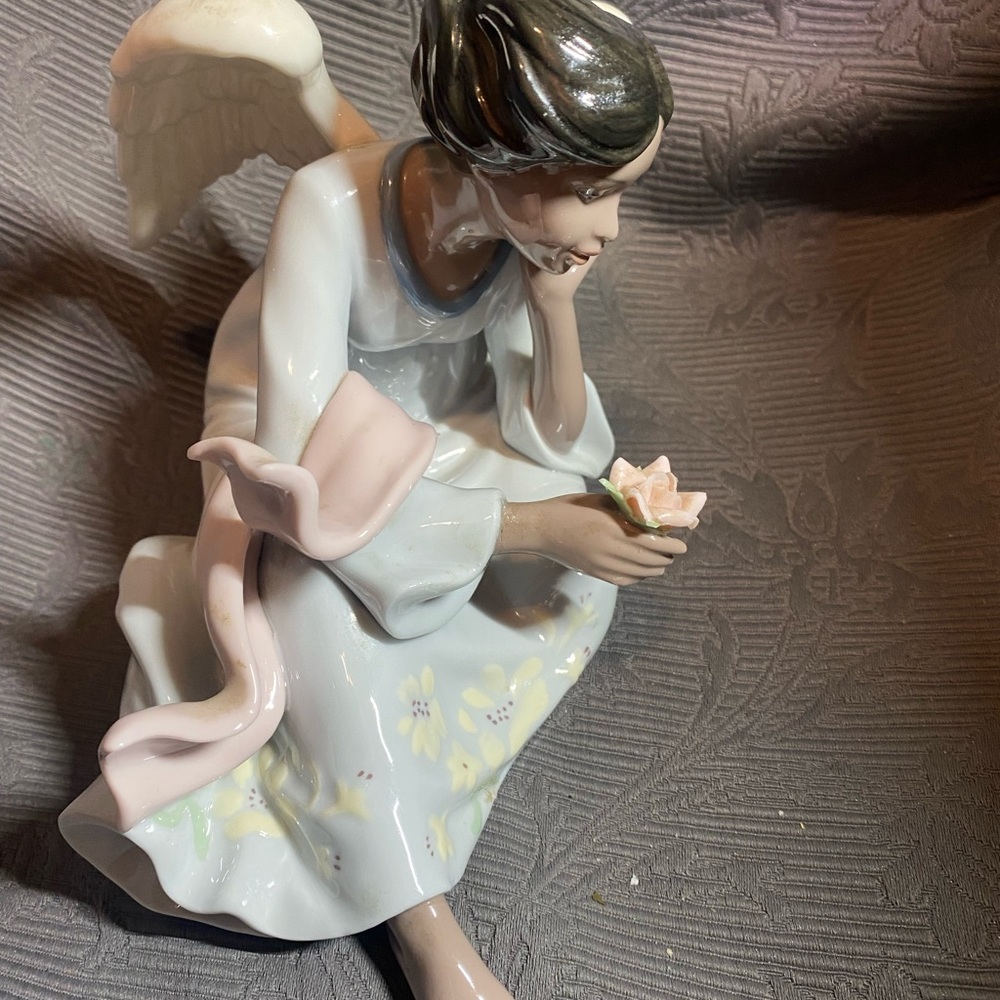 Angel lady